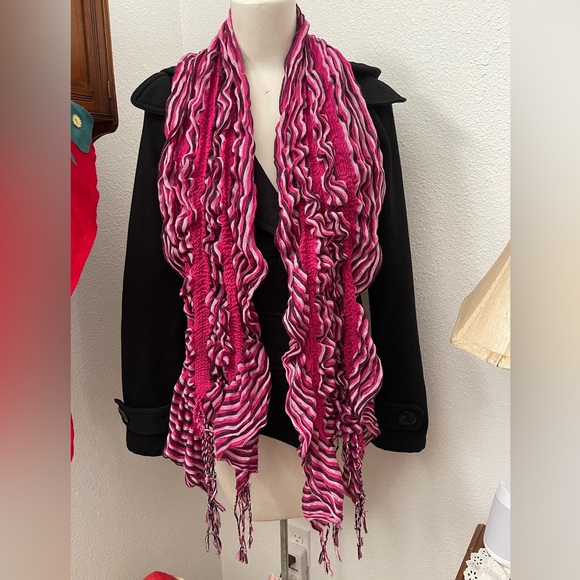 Huge Bunch of Scarves - Picture 3 of 10